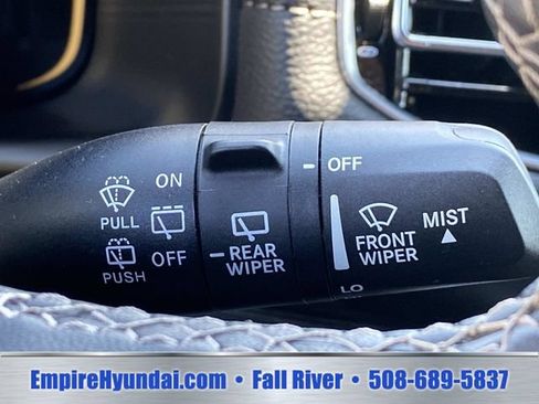 Used 2024 Jeep Wagoneer L Series II w/ Flexible Seating Group AWD/4WD image 15