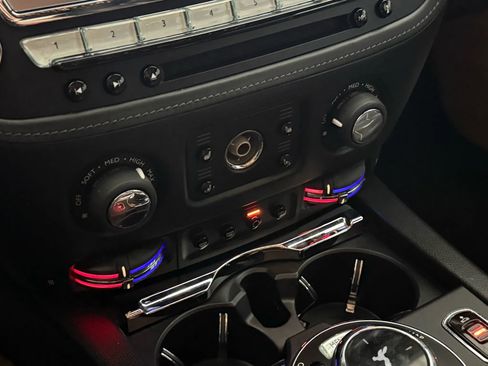 Used 2014 Rolls-Royce Wraith image 20