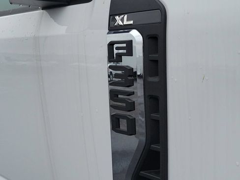 New 2026 Ford F350 XL w/ XL Chrome Package AWD/4WD image 13