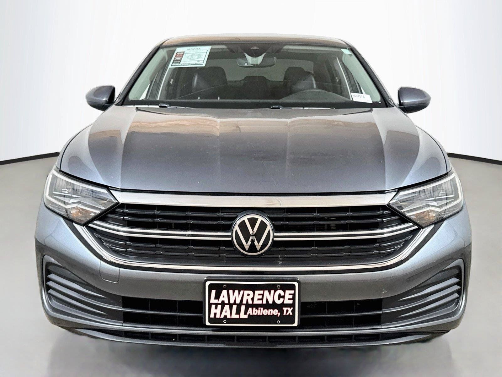 Used 2022 Volkswagen Jetta SE FWD image 2
