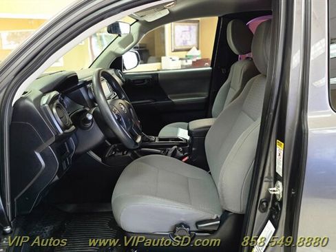 Used 2017 Toyota Tacoma SR5 image 6