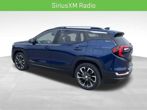 Used 2022 GMC Terrain SLT w/ Infotainment Package II AWD/4WD image 11