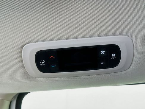 Used 2023 Chrysler Voyager LX FWD image 32
