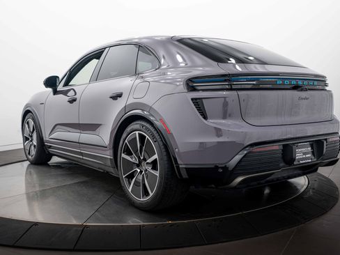 Certified 2025 Porsche Macan Turbo Electric AWD/4WD image 3