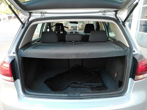 Used 2012 Volkswagen Golf 4-Door FWD image 25