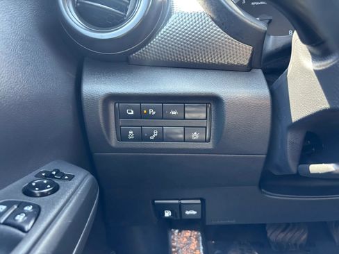 Used 2020 Nissan Kicks S FWD image 22