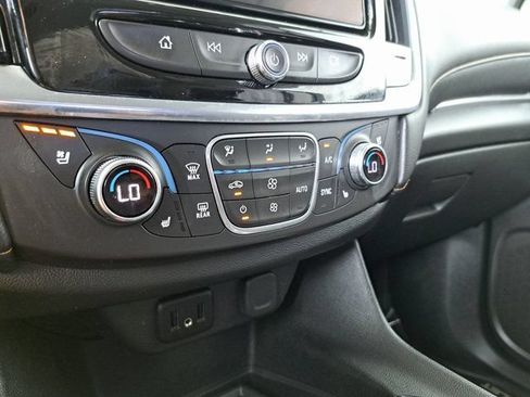 Used 2019 Chevrolet Traverse Premier w/ LPO, Blackout Package AWD/4WD image 13