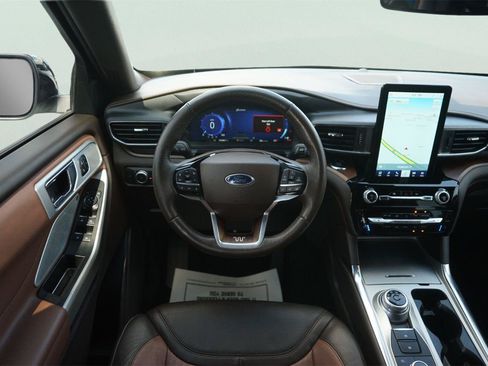 Used 2022 Ford Explorer King Ranch w/ Technology Package AWD/4WD image 22