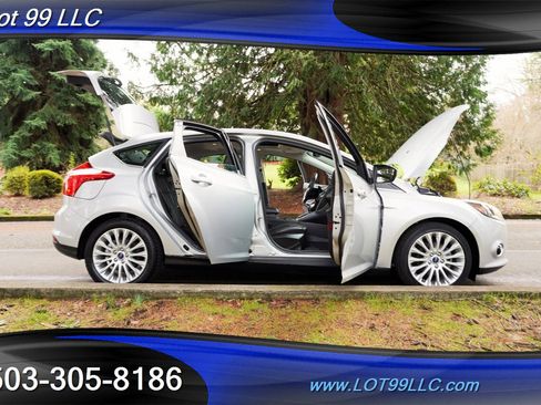Used 2012 Ford Focus Titanium image 28