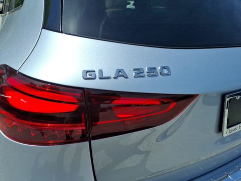 New 2026 Mercedes-Benz GLA 250 image 9