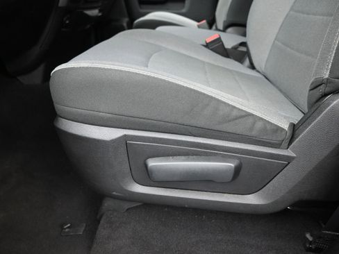 Used 2024 RAM 1500 Classic SLT AWD/4WD image 10
