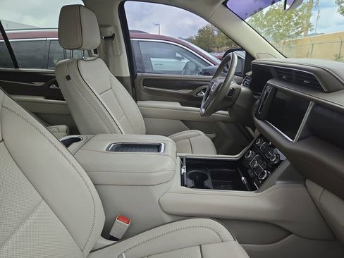 Used 2022 GMC Yukon Denali AWD/4WD image 6