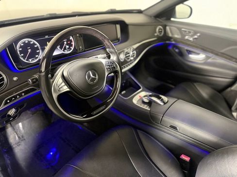 Used 2017 Mercedes-Benz S 550 4MATIC Sedan w/ Premium Package image 17