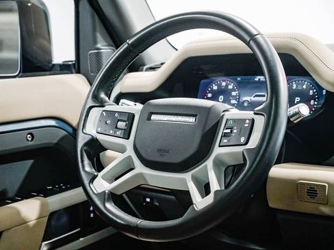 Used 2022 Land Rover Defender 110 SE image 15
