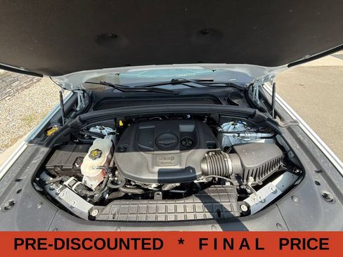 Used 2023 Jeep Grand Cherokee Overland AWD/4WD image 70