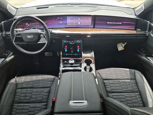 New 2026 Cadillac Escalade Platinum Sport AWD/4WD image 13