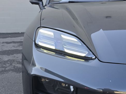 Certified 2024 Porsche Macan 4 Electric image 11