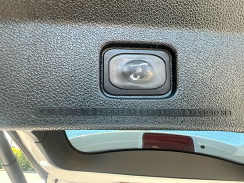 Used 2018 Ford Explorer Platinum AWD/4WD image 12