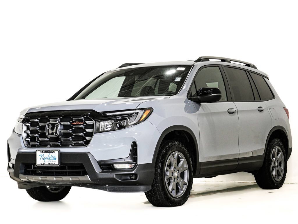 Used 2025 Honda Passport TrailSport image 3