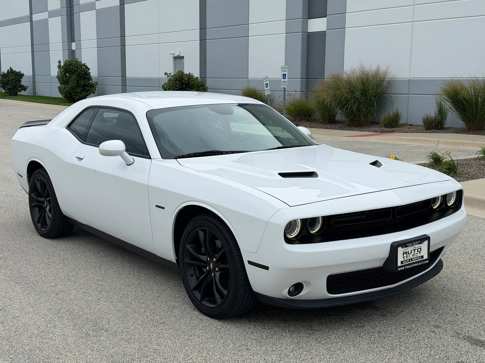 Used 2018 Dodge Challenger R/T w/ Blacktop Package RWD image 3
