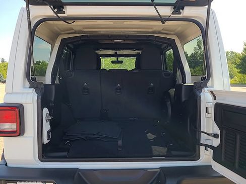 Used 2021 Jeep Wrangler Unlimited Sahara w/ Uconnect 4C Nav & Sound Group AWD/4WD image 32