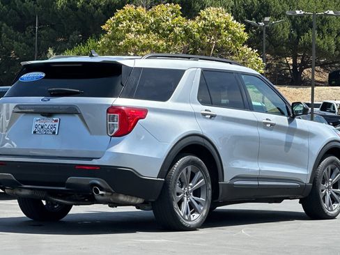 Certified 2023 Ford Explorer XLT w/ Equipment Group 202A RWD image 4
