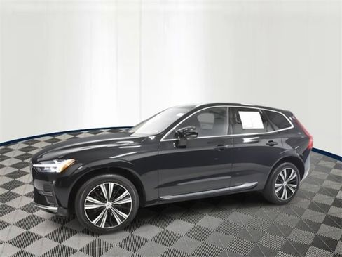 Used 2022 Volvo XC60 B5 Inscription w/ Climate Package image 2