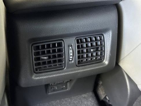 Used 2025 Toyota Camry SE w/ Convenience Package FWD image 13