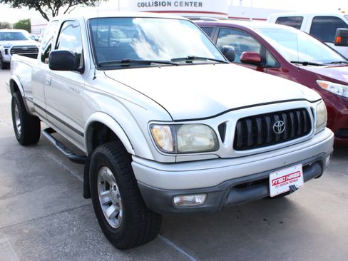 Used 2001 Toyota Tacoma PreRunner w/ SR5 Pkg w/ Color-Keyed Pkg RWD image 2