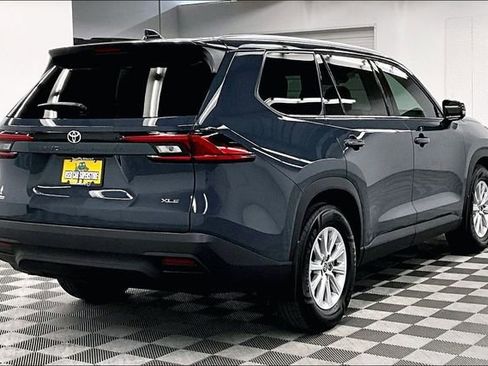 Used 2024 Toyota Grand Highlander FWD image 13