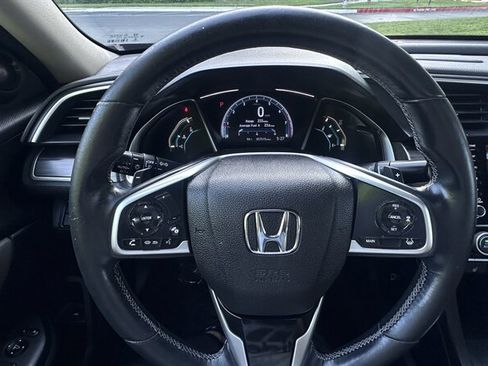 Used 2019 Honda Civic Touring image 17