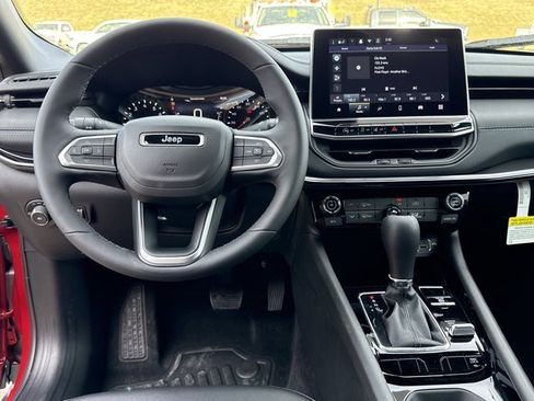 New 2026 Jeep Compass Latitude image 6