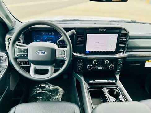 New 2026 Ford F250 Lariat w/ FX4 Off-Road Package image 13