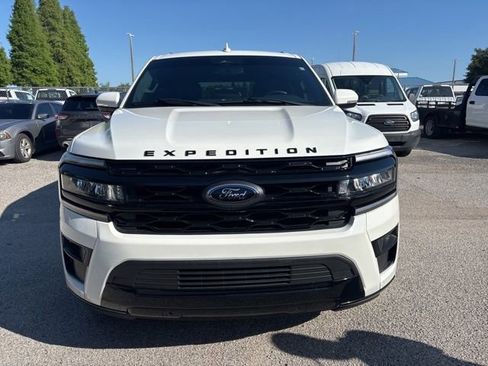 Used 2024 Ford Expedition Limited RWD image 2