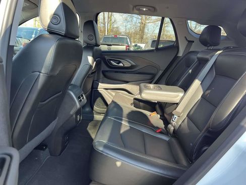Used 2023 GMC Terrain SLT image 15
