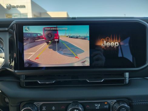 New 2025 Jeep Gladiator Sport w/ Premium Package image 22