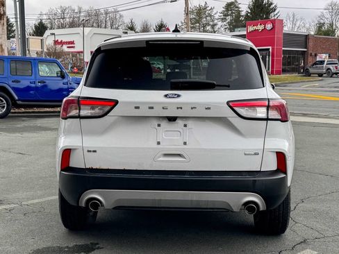 Used 2020 Ford Escape SE image 5