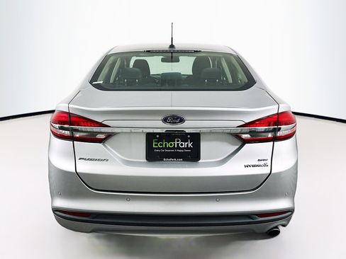 Used 2017 Ford Fusion SE image 7