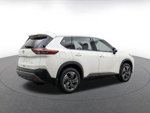 Used 2025 Nissan Rogue SV FWD image 11