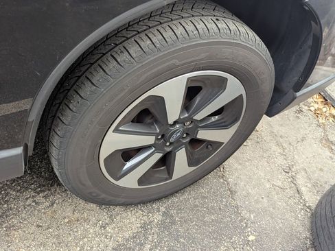 Used 2018 Subaru Forester 2.5i Limited AWD/4WD image 9