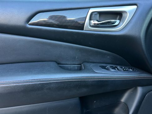 Used 2019 Nissan Pathfinder SV w/ Rock Creek Edition image 10