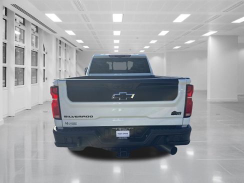 Used 2024 Chevrolet Silverado 2500 ZR2 w/ ZR2 Bison Edition AWD/4WD image 6