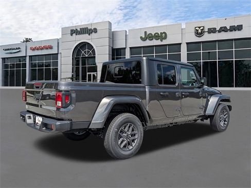 New 2025 Jeep Gladiator Sport image 4