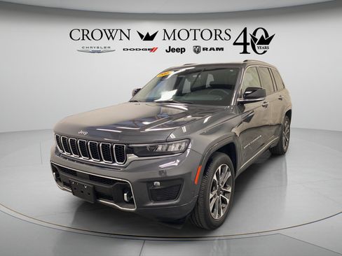 Used 2022 Jeep Grand Cherokee Overland AWD/4WD image 11