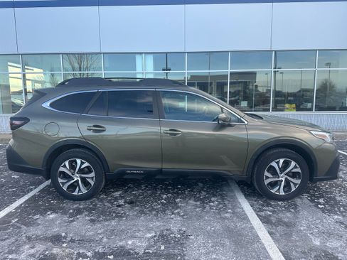 Used 2020 Subaru Outback Limited w/ Popular Package #2 image 2