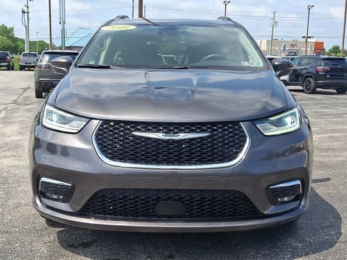 Used 2022 Chrysler Pacifica Touring-L AWD/4WD image 4