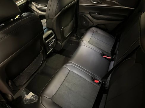 New 2026 Jeep Grand Cherokee Laredo image 11