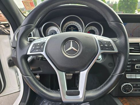 Used 2013 Mercedes-Benz C 250 Sedan image 18