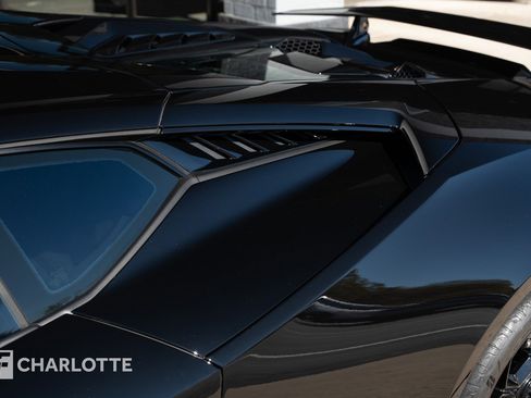 Used 2024 Lamborghini Huracan Tecnica image 8