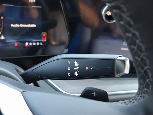 New 2025 Chevrolet Suburban Premier image 8